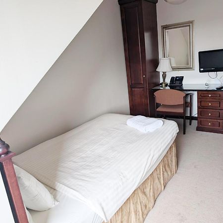 Strathburn Hotel Inverurie By Compass Hospitality Exteriör bild