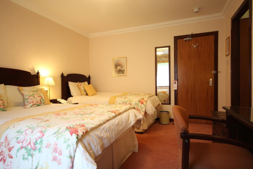 Strathburn Hotel Inverurie By Compass Hospitality Exteriör bild