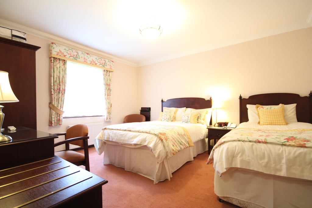 Strathburn Hotel Inverurie By Compass Hospitality Exteriör bild
