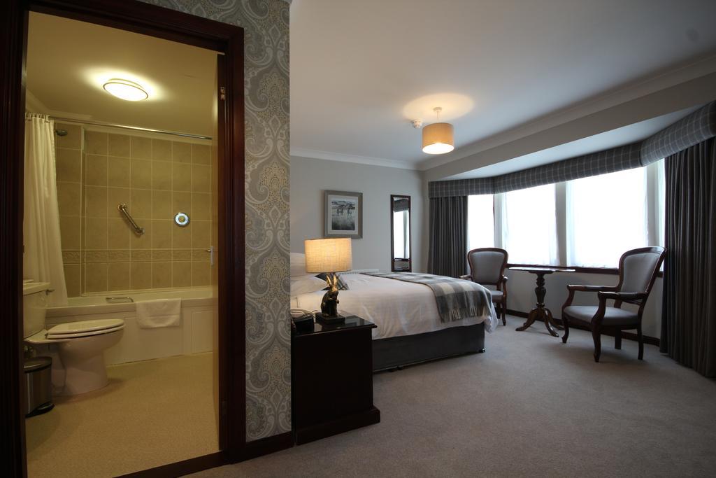 Strathburn Hotel Inverurie By Compass Hospitality Exteriör bild