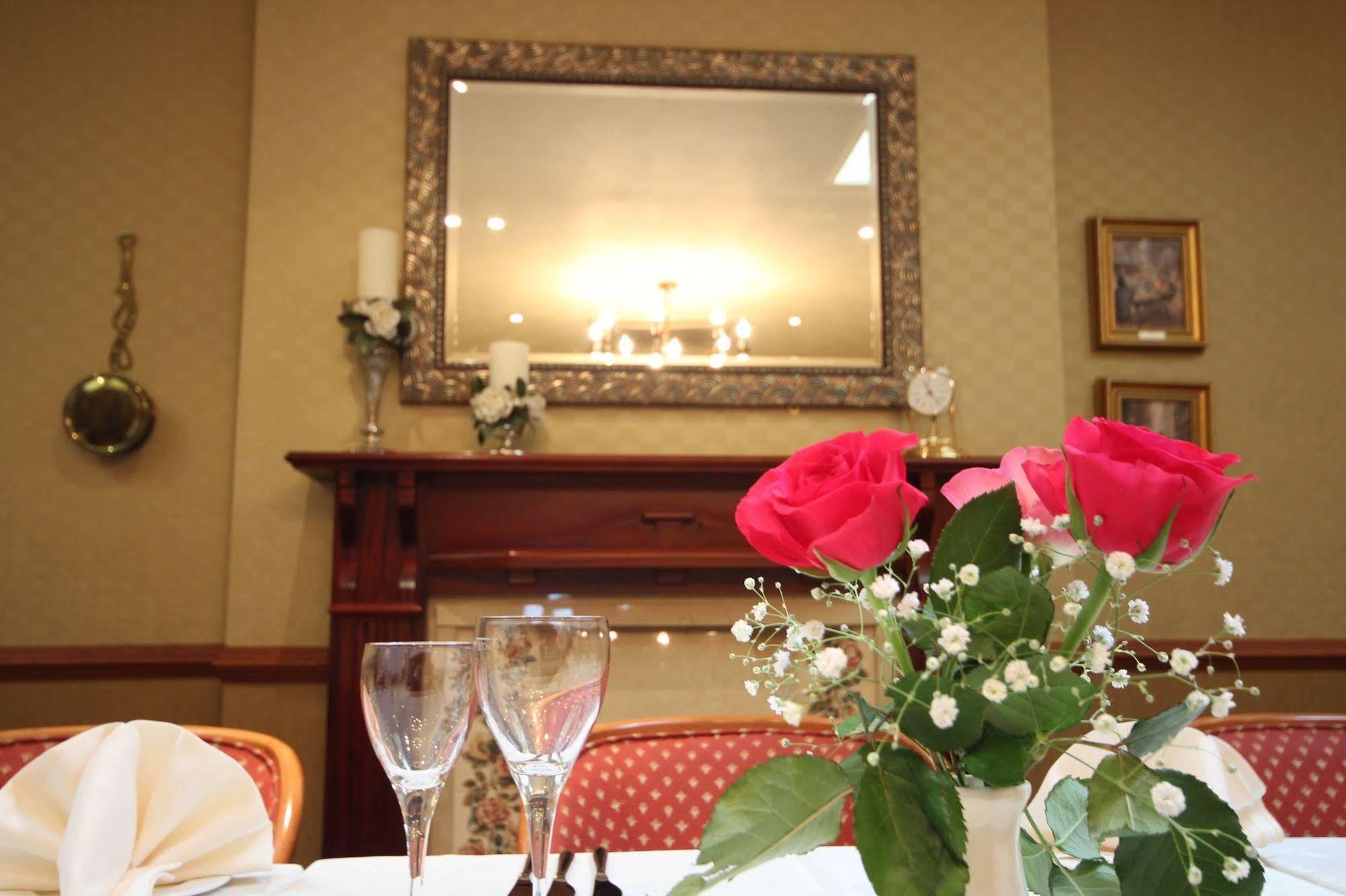 Strathburn Hotel Inverurie By Compass Hospitality Exteriör bild