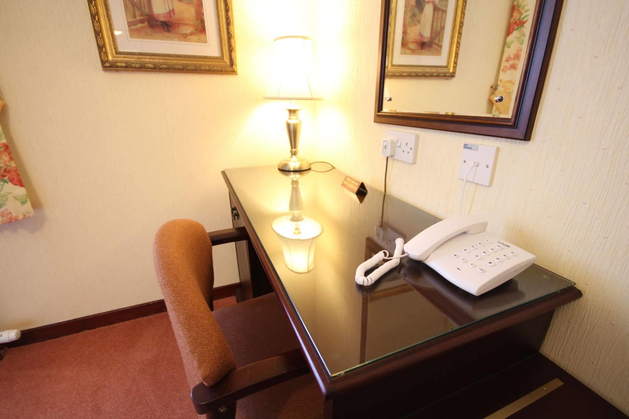 Strathburn Hotel Inverurie By Compass Hospitality Exteriör bild