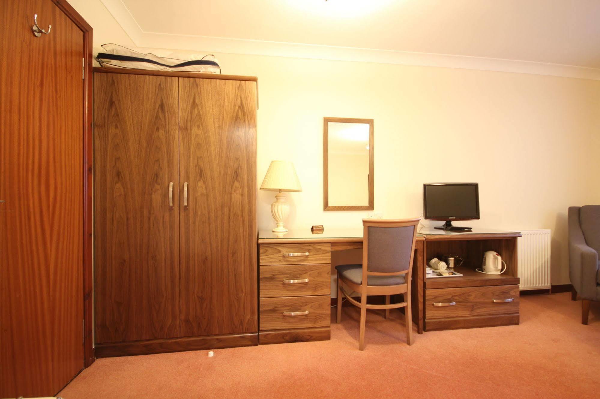 Strathburn Hotel Inverurie By Compass Hospitality Exteriör bild