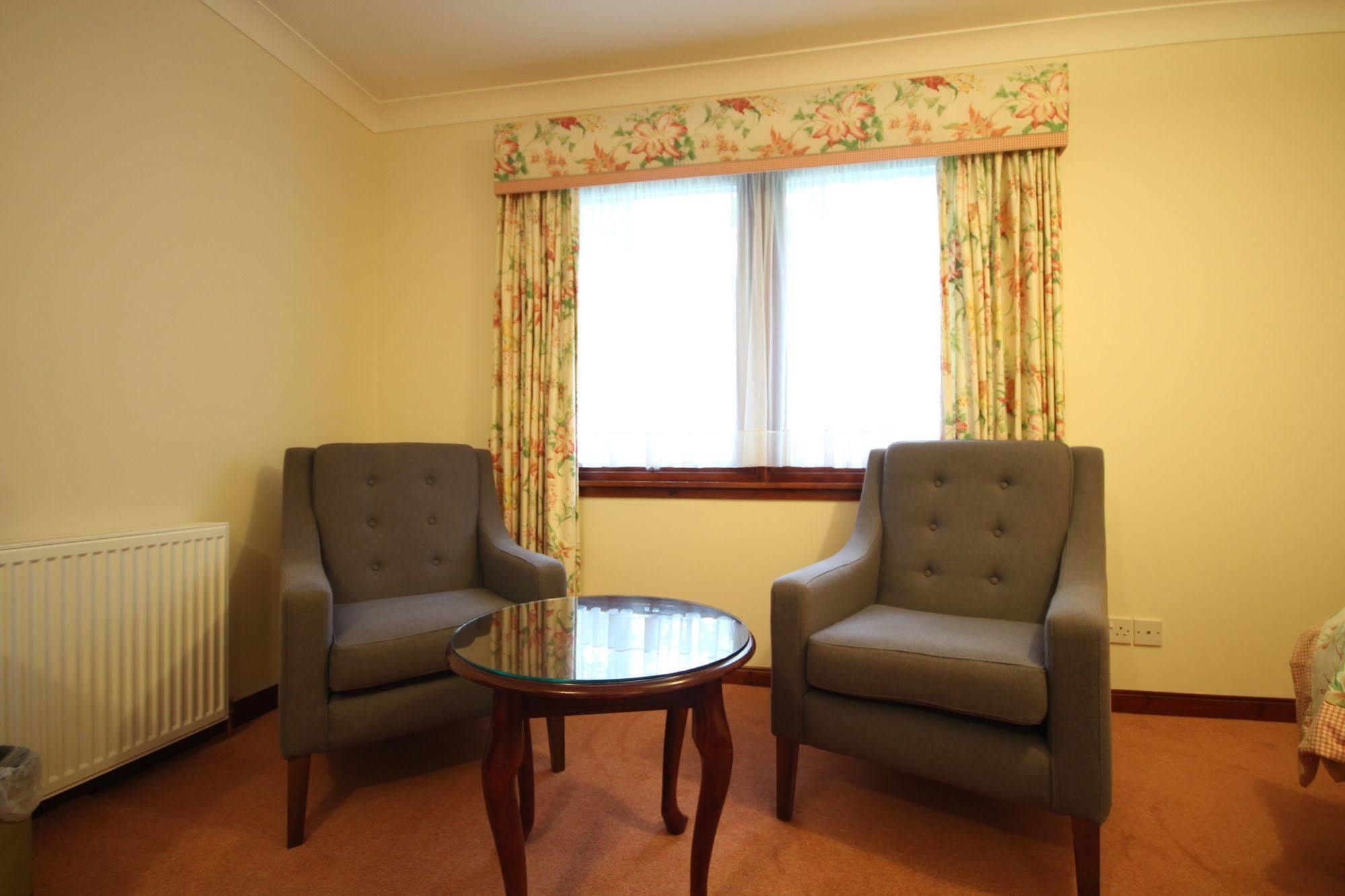 Strathburn Hotel Inverurie By Compass Hospitality Exteriör bild