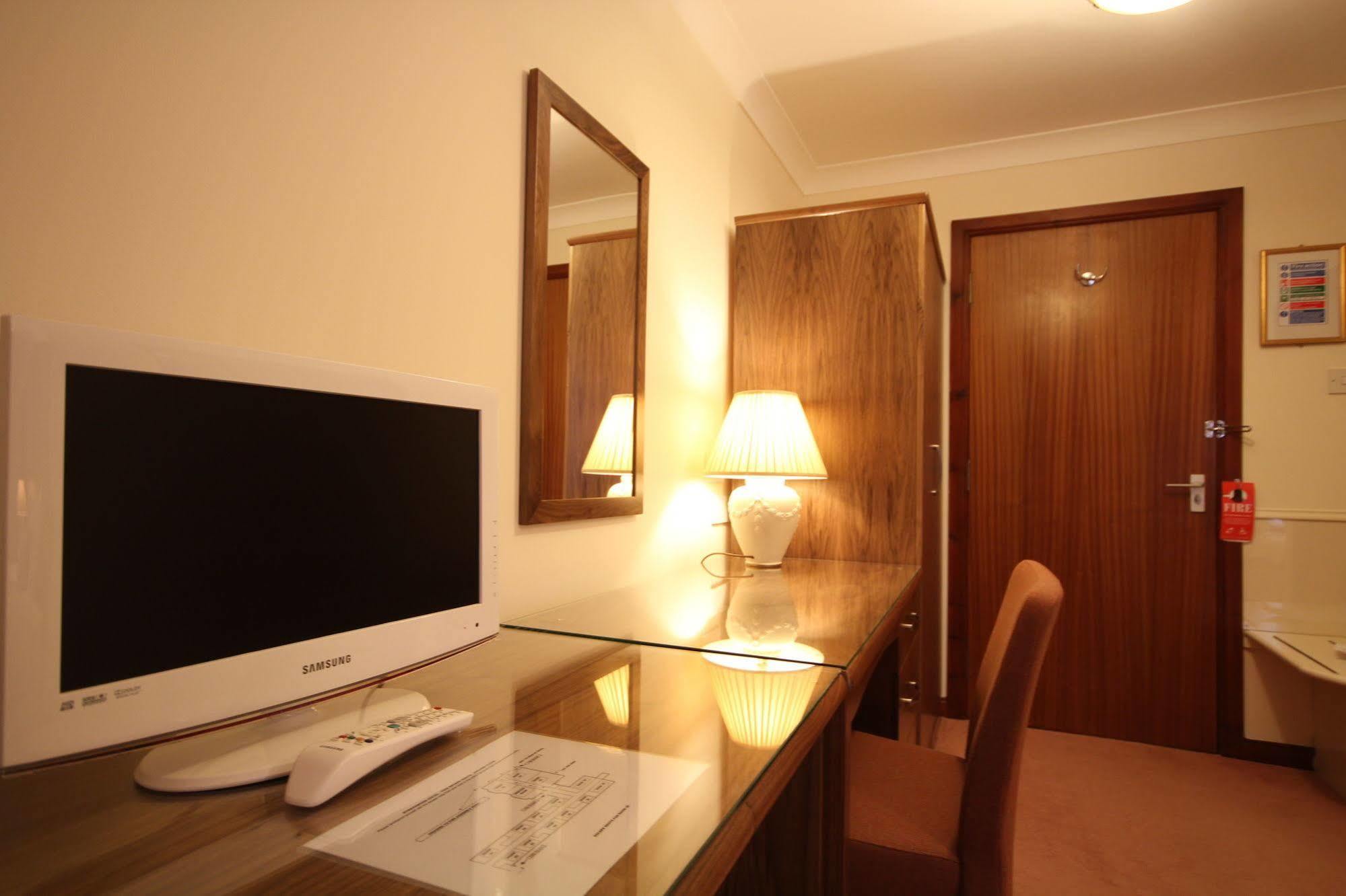 Strathburn Hotel Inverurie By Compass Hospitality Exteriör bild