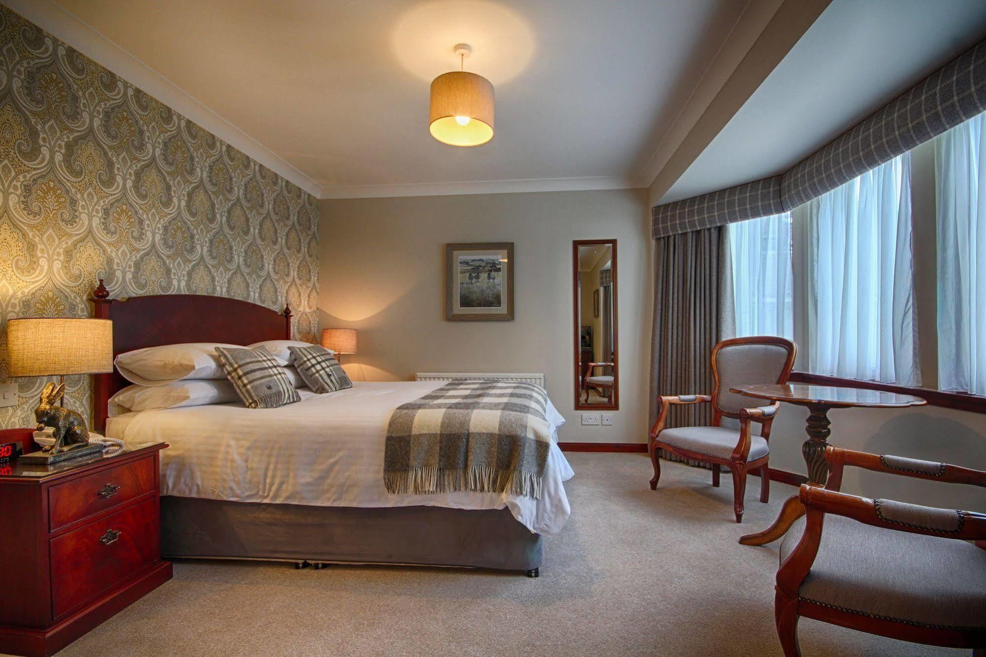 Strathburn Hotel Inverurie By Compass Hospitality Exteriör bild