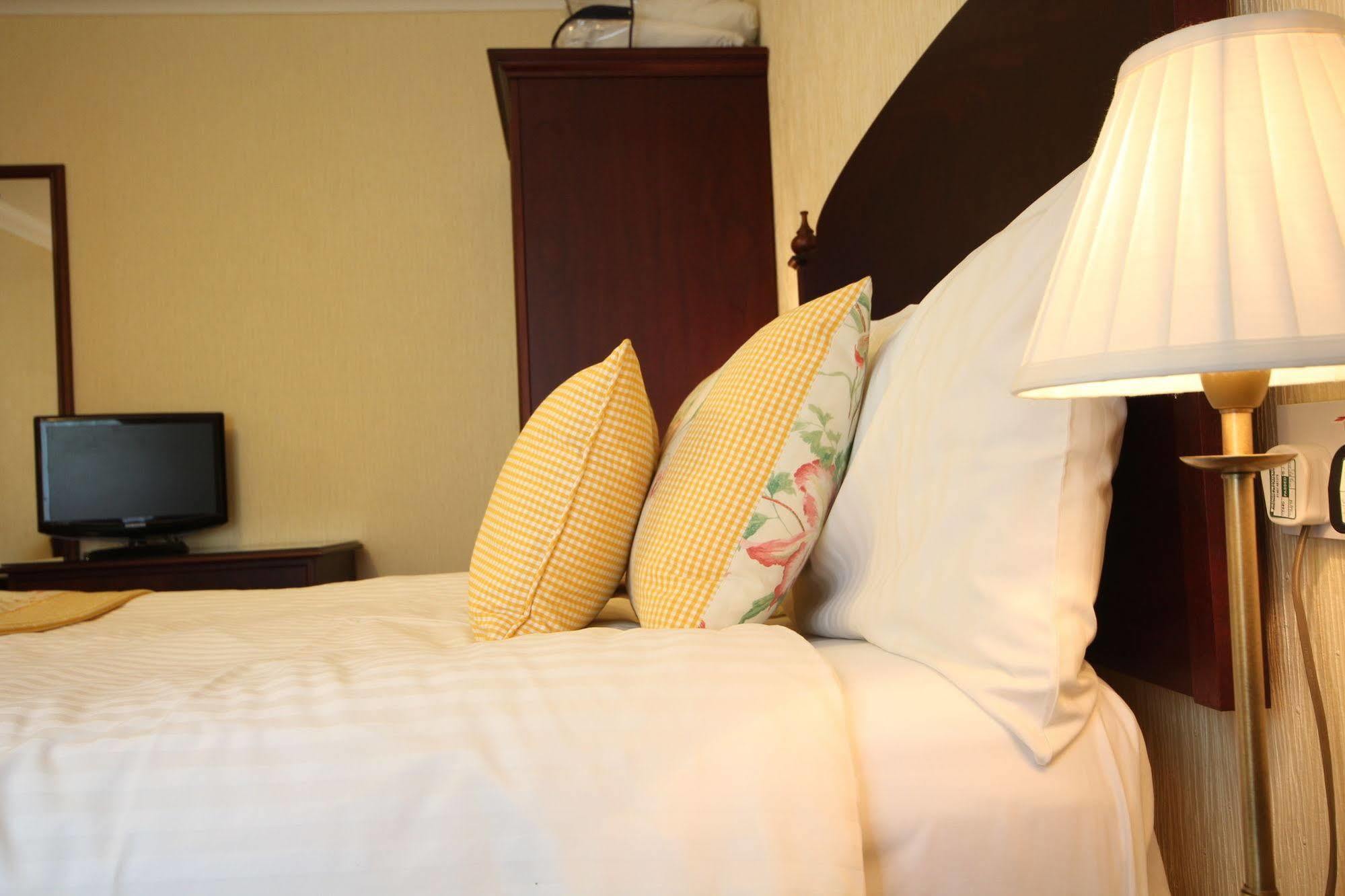 Strathburn Hotel Inverurie By Compass Hospitality Exteriör bild