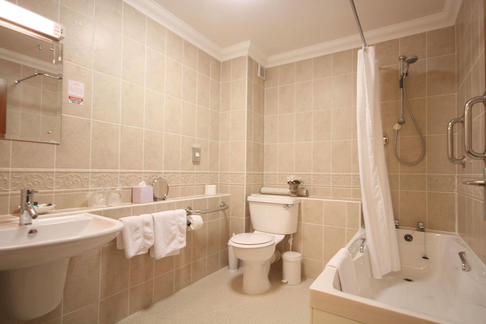 Strathburn Hotel Inverurie By Compass Hospitality Exteriör bild
