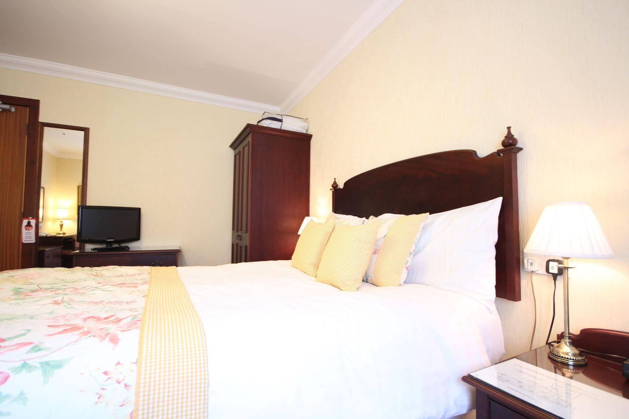 Strathburn Hotel Inverurie By Compass Hospitality Exteriör bild
