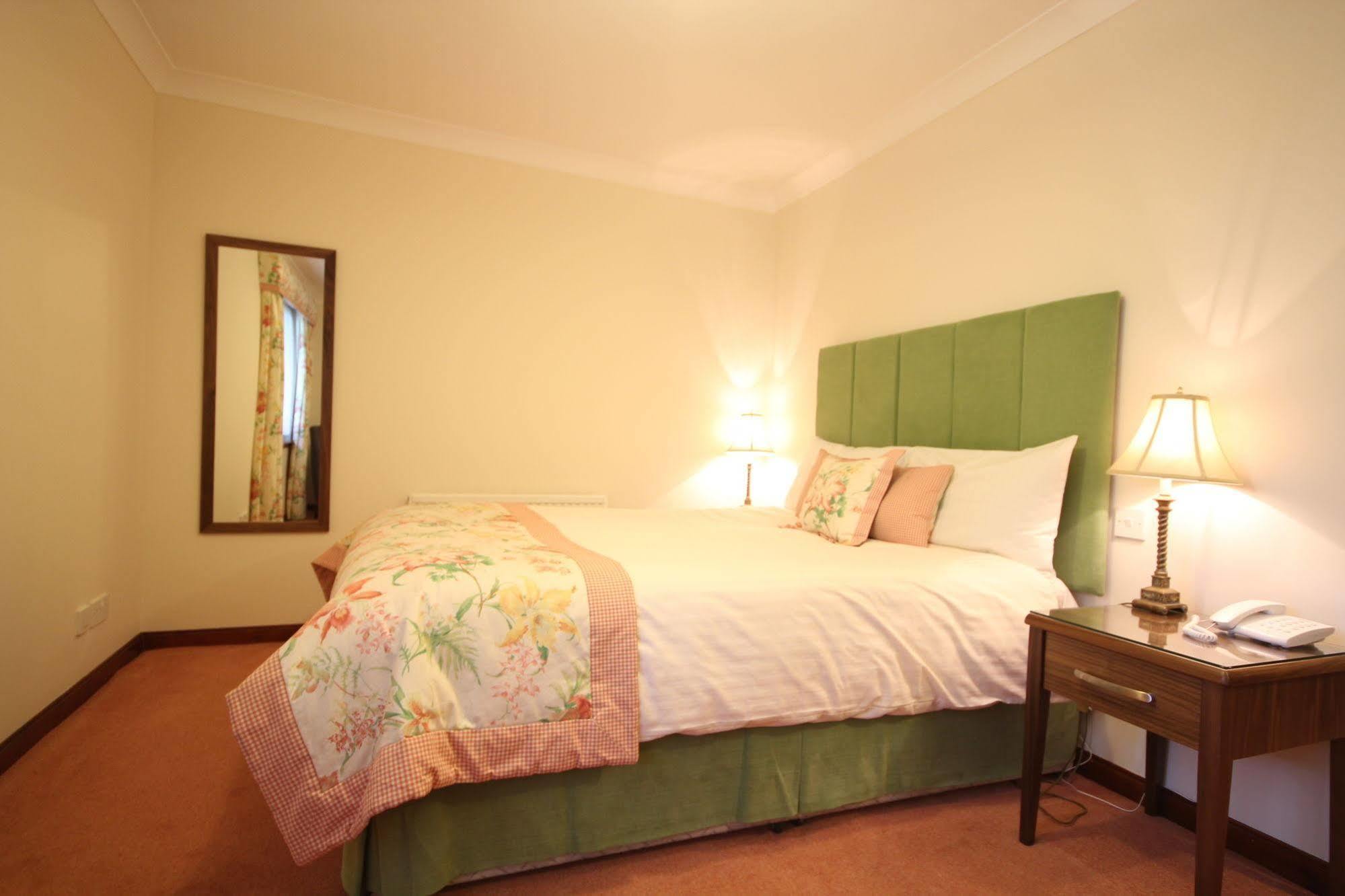 Strathburn Hotel Inverurie By Compass Hospitality Exteriör bild