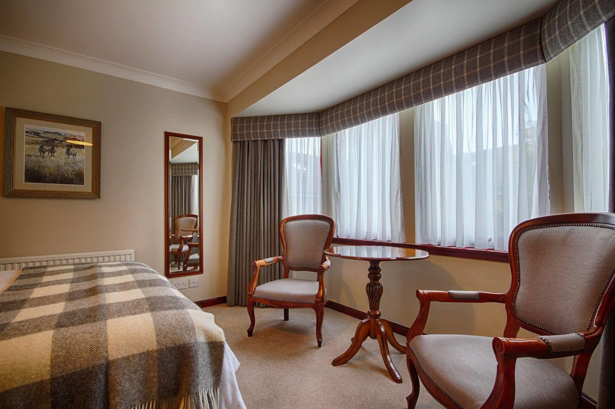 Strathburn Hotel Inverurie By Compass Hospitality Exteriör bild