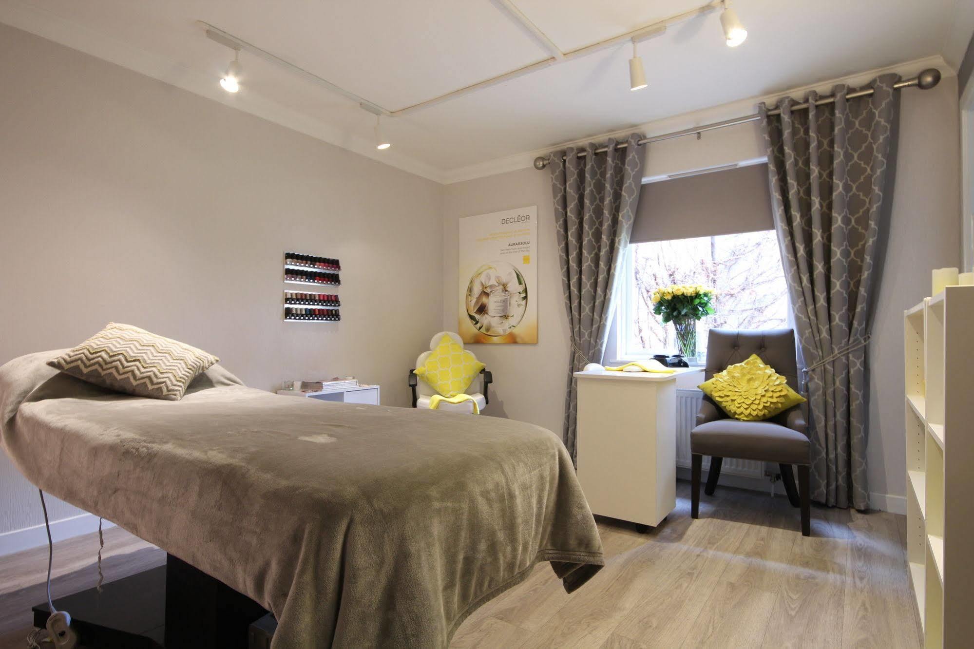 Strathburn Hotel Inverurie By Compass Hospitality Exteriör bild